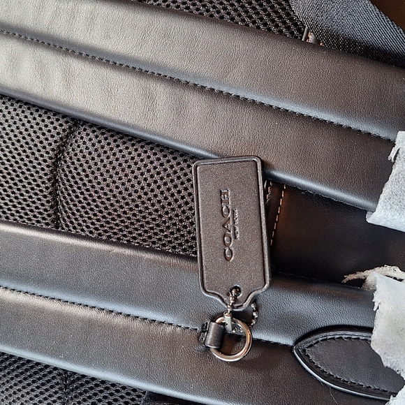 Coach Black Leather Men's Bag - Picture 7 of 12